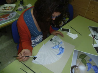 Painting on fans
